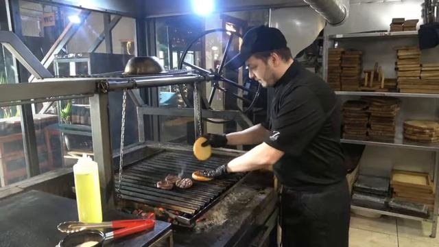 Шеф-бургер с мраморной говядиной | Рецепт от шеф-повара ресторана 
