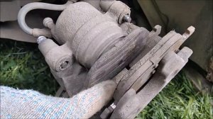Как правильно поменять тормозные колодки на дисковых тормозах..