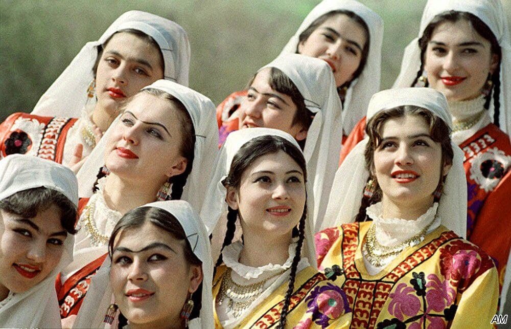 ТОҶИДДИН МУҲИДДИНОВ – ХУРМО ШИРИНОВА, TOJIDDIN MUHIDDINOV – KHURMO SHIRINOVA смотреть онлайн