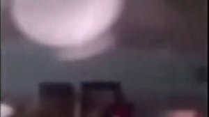 Скелет крутится на люстре мем, оригинал мема