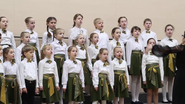 Рыбка - младший хор ДМШ 9 - выступление в ДШИ  4 - 25.02.17 г.