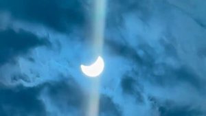 СОЛНЕЧНОЕ ЗАТМЕНИЕ 25.10.2022г. Подборка видео.