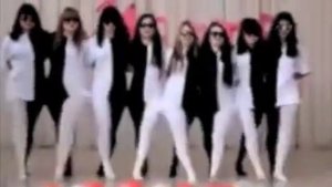 Танец черное и белое