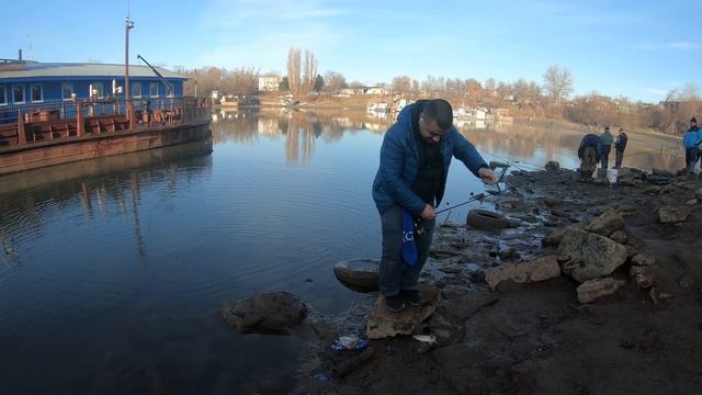 Начинаем 2023 год с рыбалки на Окуня. смотреть онлайн