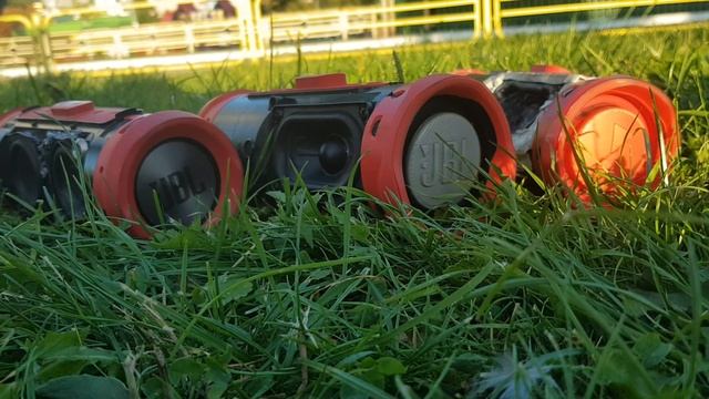 Jbl charge 4 x2 & charge 3 bass test