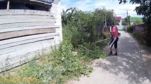 Мотокоса - косим бурьян диском по бетону и камням