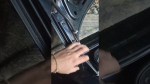 как отрегулировать багажник audi 80 и убрать зазоры на багажнике!