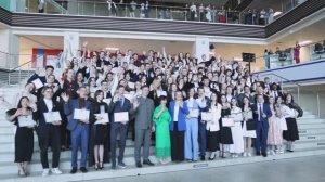 В ДВФУ наградили 125 лучших выпускников 2024 года
