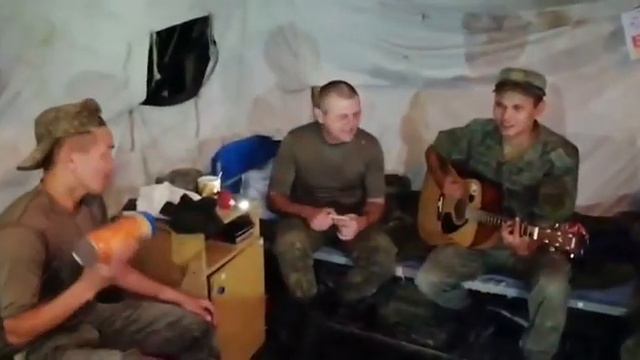 Виталий Царёв - В руках автомат (кавер) смотреть онлайн