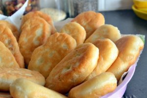 ПИРОЖОЧКИ! ПИРОЖКИ! ДА С КАПУСТОЙ!