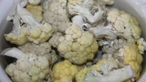 Жареная цветная капуста в кляре с укропом