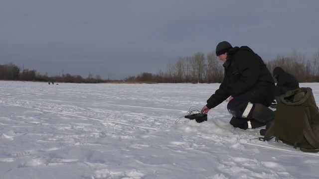I dropped a CAMERA on the ICE RIVER | FISH REACT | Underwater footage смотреть онлайн