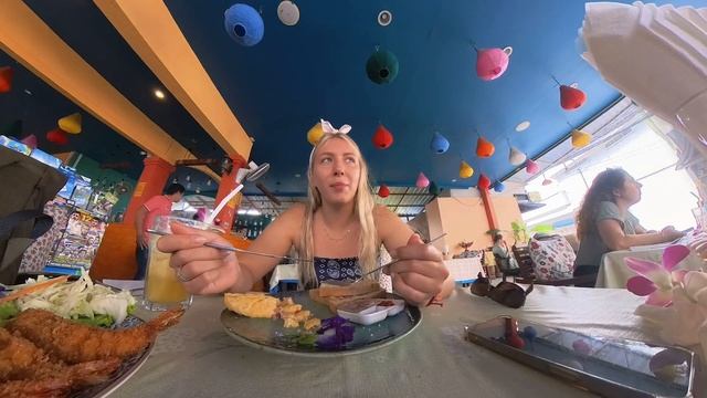 Кафе в Тайланде. Полиция на Пхукете. Штраф на 1000 бат. Пляж Карон.