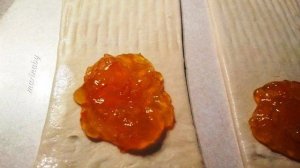 Слойки с апельсиновым джемом
