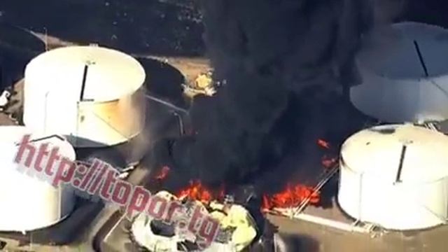 Ну конечно же обязательно надо дорогу полить чтоб пожаные машины не пылили когда подъедут!