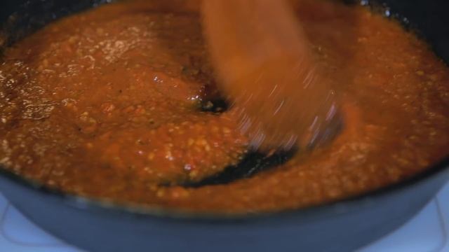 Göngyölt, töltött cukkini, sokfűszeres paradicsomszószban смотреть онлайн