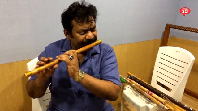 Flute Naveen plays the song Lag Jaa Gale || SudeepAudio.com смотреть онлайн