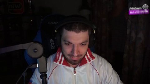 РАВШАН РАССКАЗЫВАЕТ ИСТОРИИ С ДЕВУШКАМИ | НАРЕЗКА СО СТРИМА RavshanN