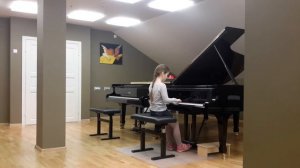 Анна Колесникова 8 лет, Бах 3х голосная инвенция фа мажор, Гайдн соната соль-минор Iчасть.