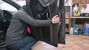 2012 Hyundai i40 Front and Rear Door Card Removal.