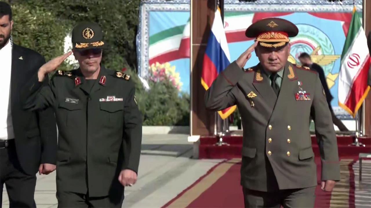 В Тегеране состоялась церемония официальной встречи главы Минобороны России Сергея Шойгу