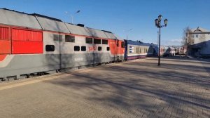 ТЭП70-0185 с фирменным поездом "Поморье" 116 Москва - Архангельск прибывает