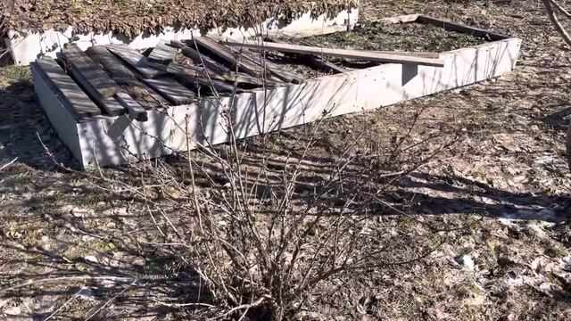 Весенние работы в саду сразу после таяния снега