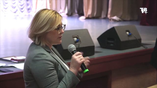 Награждение сотрудников предприятий в Молодёжном центре