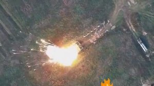 Уничтожение 2 х ПУ С 300ПТ БПЛА Ланцет Destruction of 2 PU S 300PT by Lancet UAV.mp4