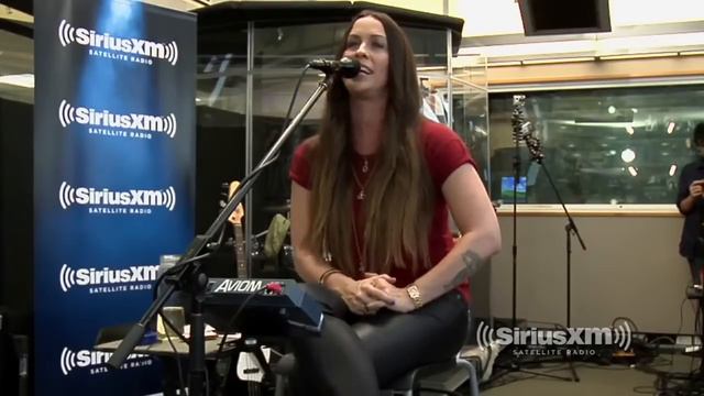 Alanis Morissette Thank You During SiriusXM Artist Confidential 720p