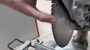 Торцовочная пила Makita LS1018L