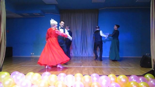 Большой фигурный вальс. Студия "Фарандола". Фестиваль "В ритме танца" 18.12.21 смотреть онлайн