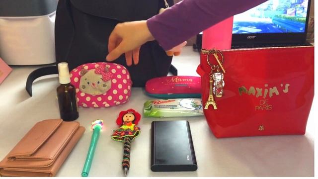 [ALL SUBs] What's in my backpack? | Что в моем рюкзаке?