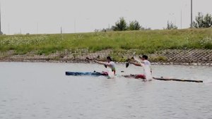 Тренировка по гребле на байдарках и каноэ в Бресте