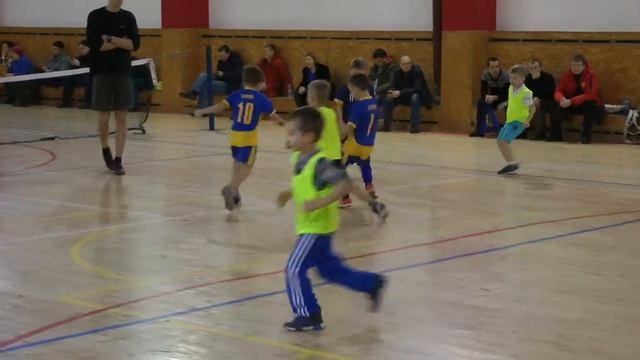 Руслан Карнай - тренер томской футбольной школы Юниор смотреть онлайн