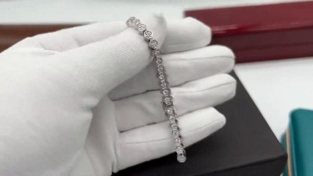 Золотой браслет с бриллиантами