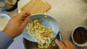 Салат из печени трески. Вкусный и простой рецепт салата из печени трески с яйцом