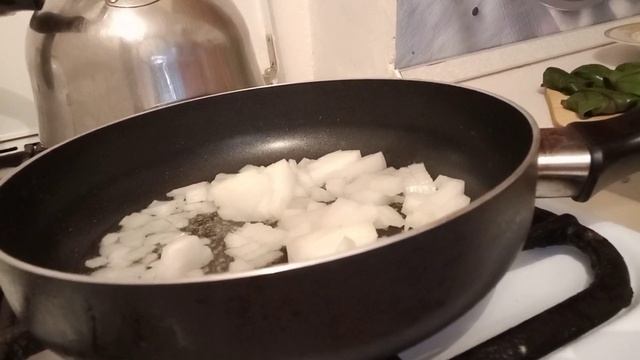 Қызылша жапырақтарынан қырыққабат орамдары.Голубцы из листьев свеклы. смотреть онлайн