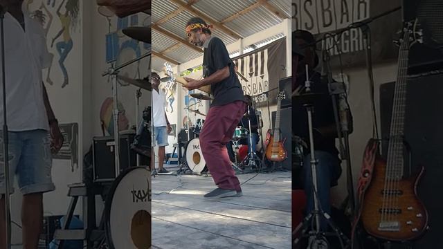 Dockie rockin' the bass with Otis Gayle! смотреть онлайн