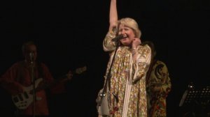 Ансамбль Ба-ба-ту и ансамбль Воскресение (г.Пермь)_На окошке два цветочка