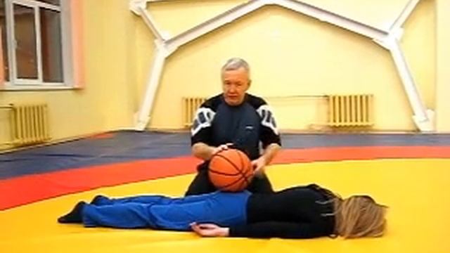 Цигун. Снятие напряжения мячом с тела смотреть онлайн