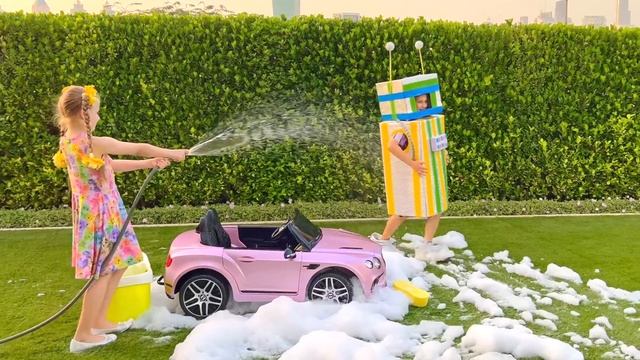 Diana and Roma Robot helps with housework story смотреть онлайн