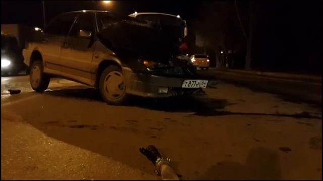 Легковушка врезалась в рейсовый автобус Балаково Саратов смотреть онлайн