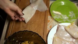 Кальмары фаршированные кус кусом в сметане.