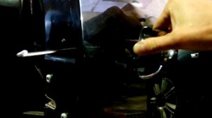Как снять дверную ручку на Opel Corsa D