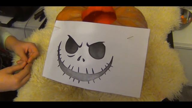 Вырезаем тыкву. Поджигаем. Изгоняем духов. Хэлллоуин смотреть онлайн