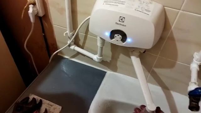 Проточный водонагреватель 3.5квт 