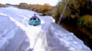 прогресс 4 под  ямахой 50 ,буксирует лодку с рыбаком