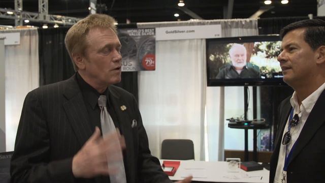 We Vote For Income Inequality With Our Wallets Every Day - Mike Maloney смотреть онлайн