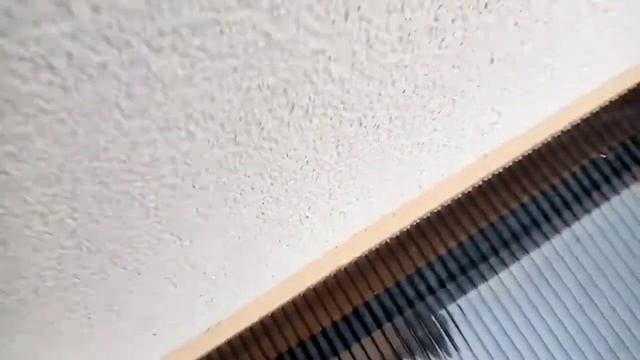 Установка полікарбонату на металоконструкцію навісу, з примиканням однієї сторони до стіни будинку